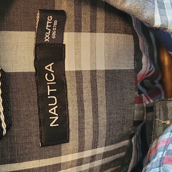 Men's XXL Nautica Casual Shirt - Picture 2 of 3